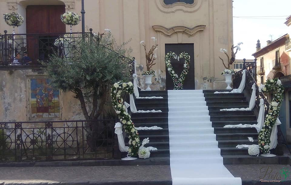 5 idee per addobbare ingresso Chiesa